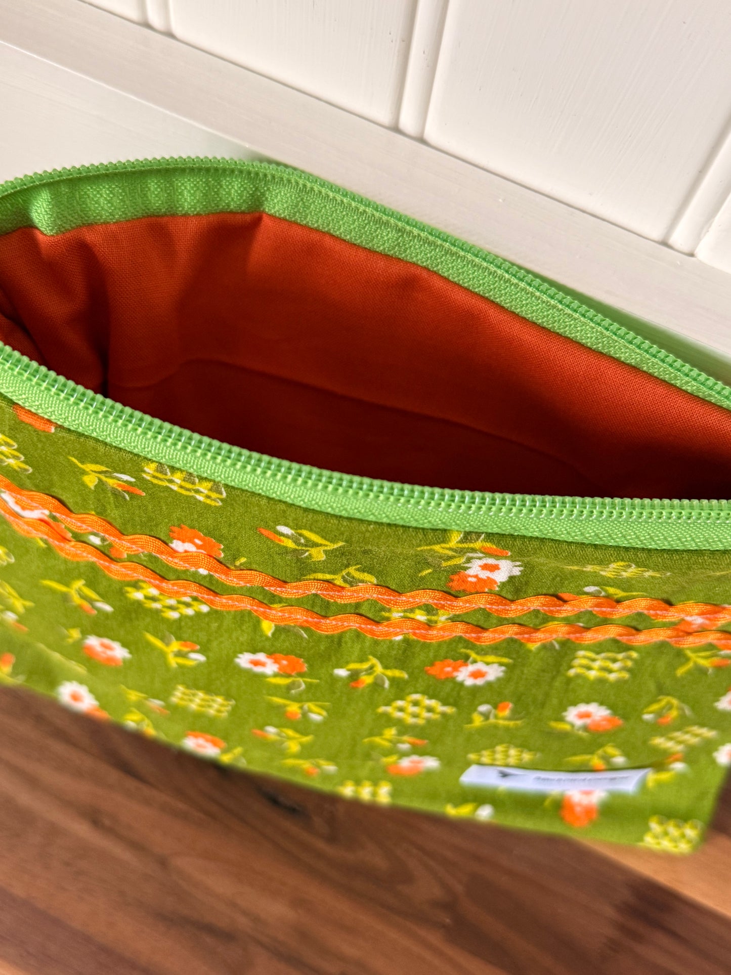 Vintage Funky Green Medium Zipper Pouch