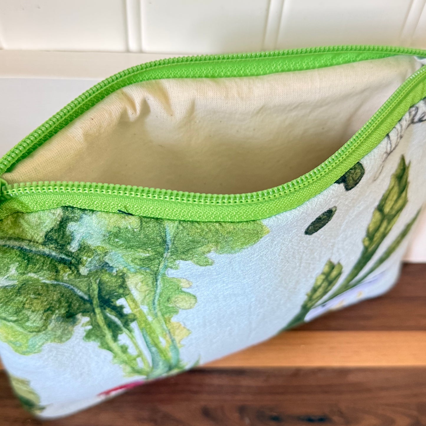 Medium Zipper Pouch--French Veggies